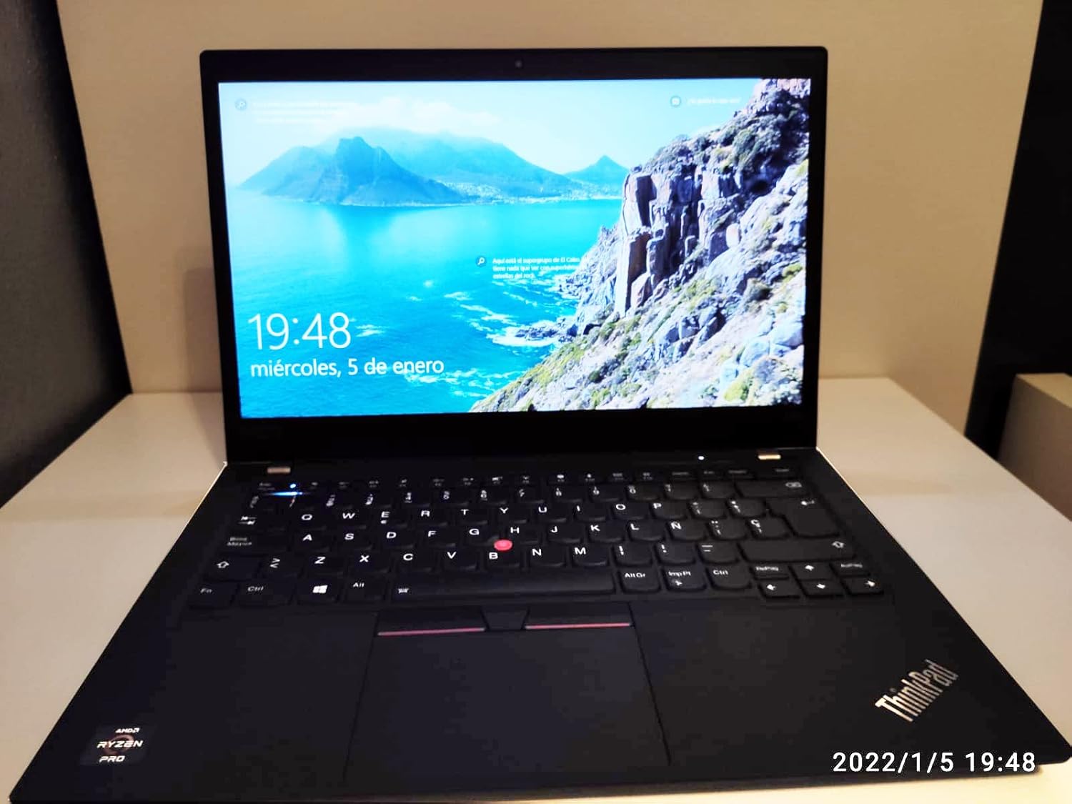 Lenovo ThinkPad T495 14" FHD (1920x1080) Multi-Touch, Anti-Glare Display - AMD Ryzen 5 PRO 3500U Processor, 16GB RAM, 512GB PCIe-NVMe SSD, Windows 10 Pro 64-bit